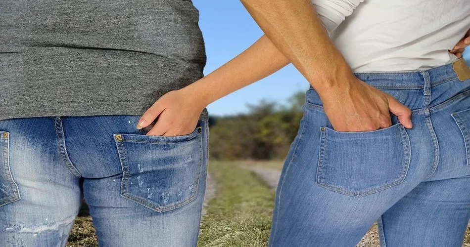 Los jeans, la prenda que parece no cambiar nunca pero que lo ha hecho – y mucho,  desde sus...