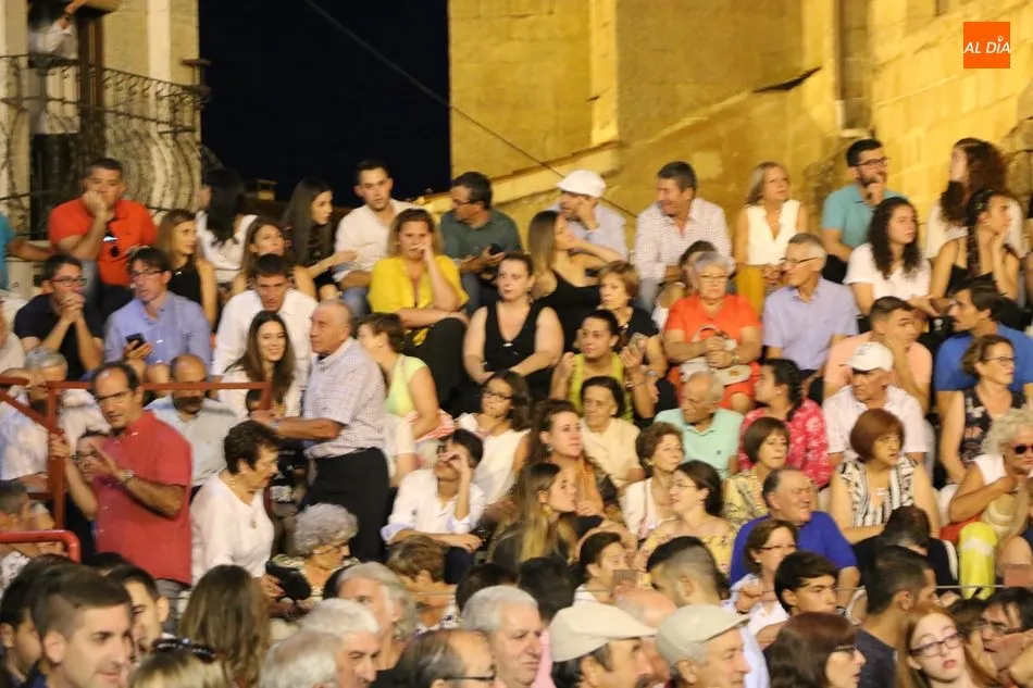 Foto 4 - Villavieja se entrega sin reservas a la Virgen de los Caballeros  