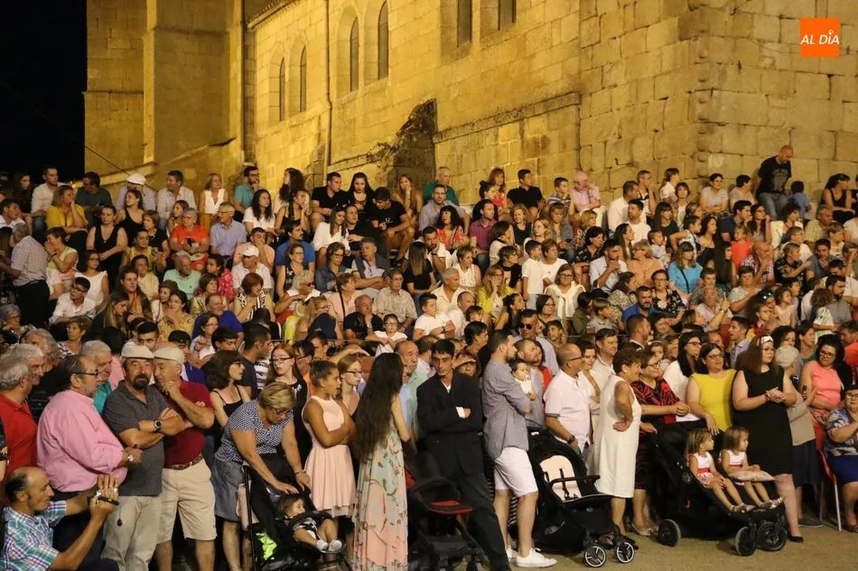 Foto 3 - Villavieja se entrega sin reservas a la Virgen de los Caballeros  