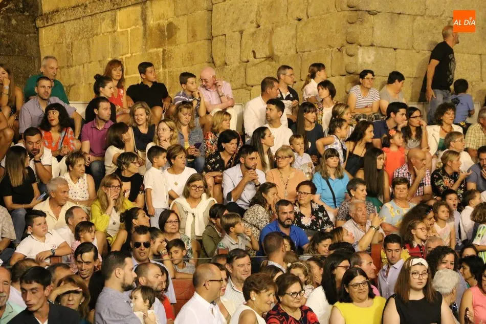 Foto 2 - Villavieja se entrega sin reservas a la Virgen de los Caballeros  