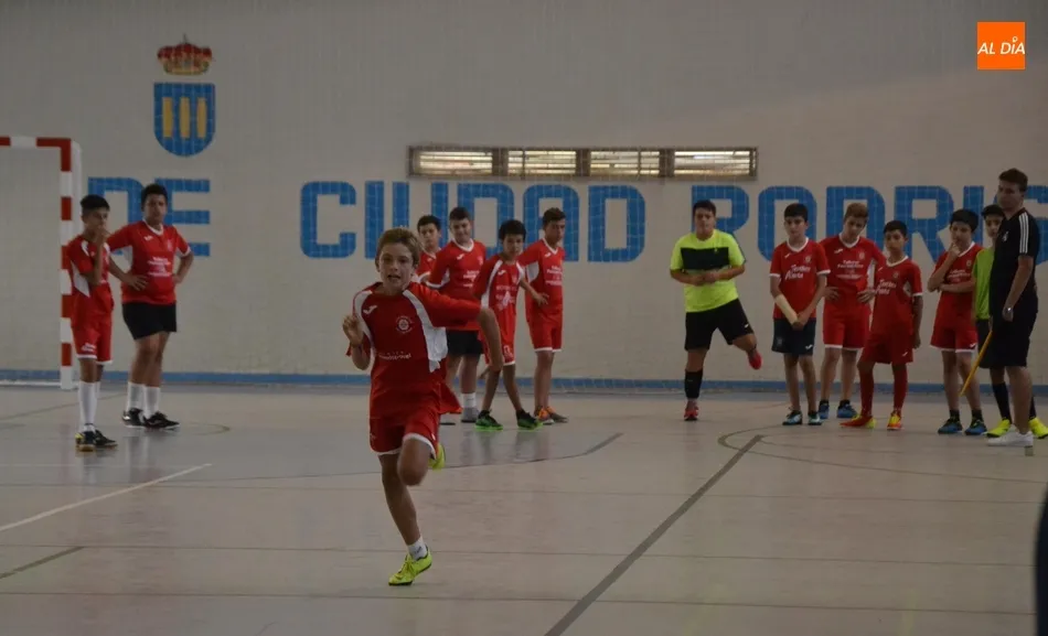 Foto 10 - Los conjuntos Senior e Infantil del III Columnas arrancan la nueva temporada  