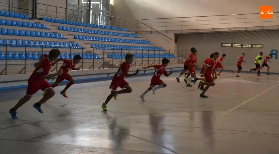 Foto 3 - Los conjuntos Senior e Infantil del III Columnas arrancan la nueva temporada  