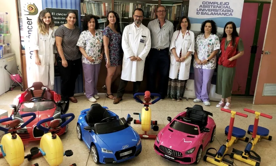 Entrega al Complejo Asistencial Universitario de Salamanca del material donado por Pyfano