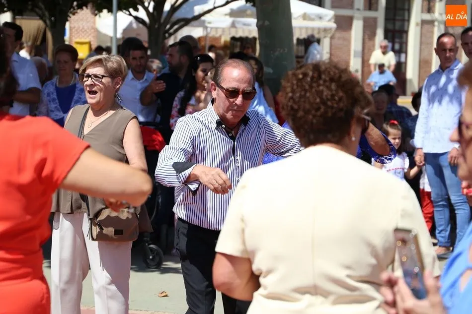 Foto 4 - Bailes sin descanso en honor a San Agust&iacute;n en Villaflores