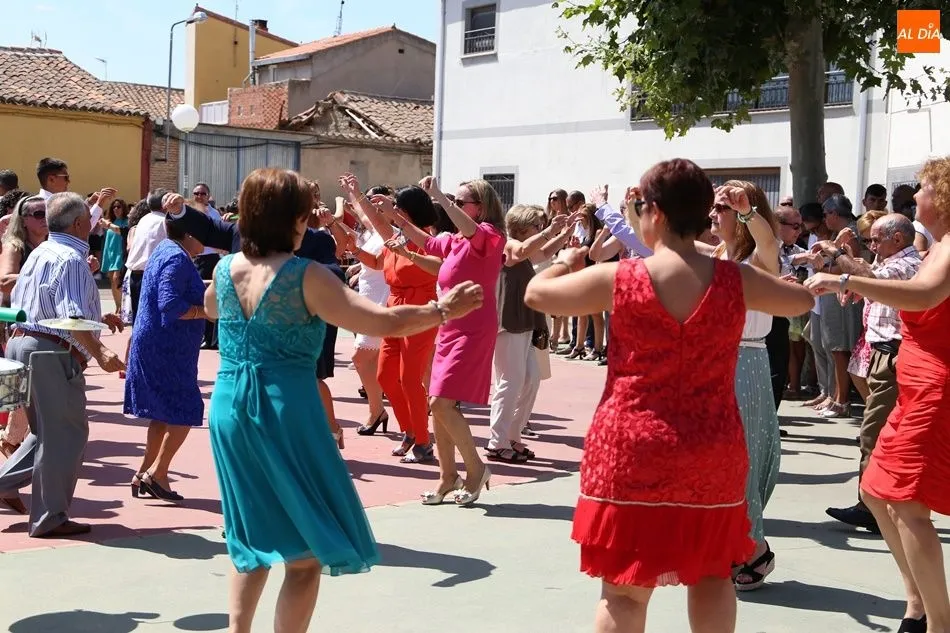 Foto 3 - Bailes sin descanso en honor a San Agust&iacute;n en Villaflores