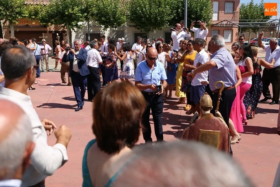 Foto 2 - Bailes sin descanso en honor a San Agust&iacute;n en Villaflores