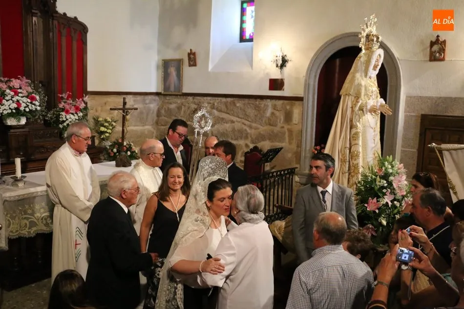 Foto 11 - La Virgen de los Caballeros cuenta ya con nuevos mayordomos en Villavieja de Yeltes  