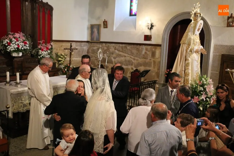 Foto 10 - La Virgen de los Caballeros cuenta ya con nuevos mayordomos en Villavieja de Yeltes  