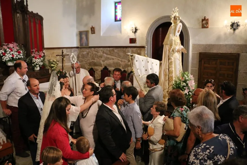 Foto 9 - La Virgen de los Caballeros cuenta ya con nuevos mayordomos en Villavieja de Yeltes  