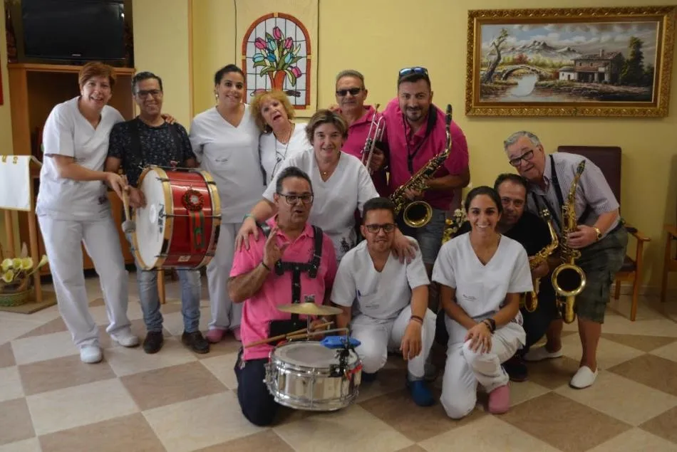 La Residencia Caracillo vive un cumpleaños de lo más musical  