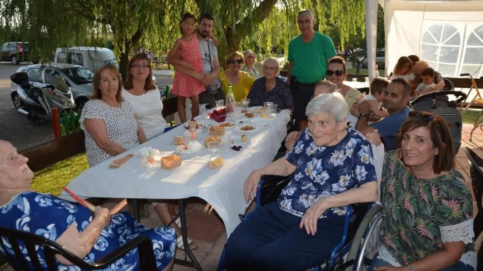 Foto 5 - La Residencia Caracillo vive un cumplea&ntilde;os de lo m&aacute;s musical  