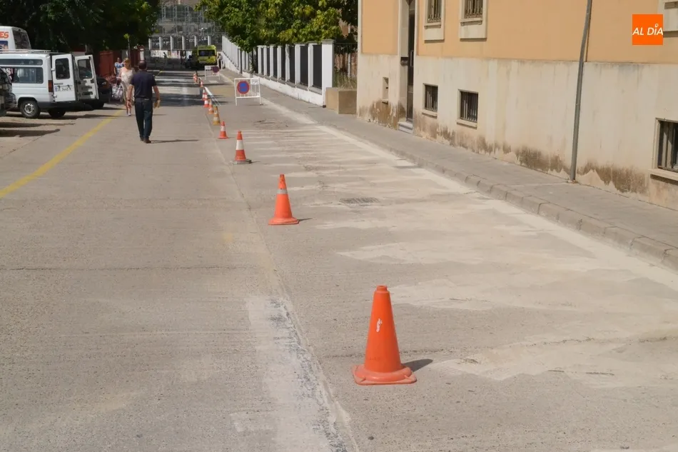 Foto 2 - Los veh&iacute;culos intercambian laterales en la calle Escuelas  
