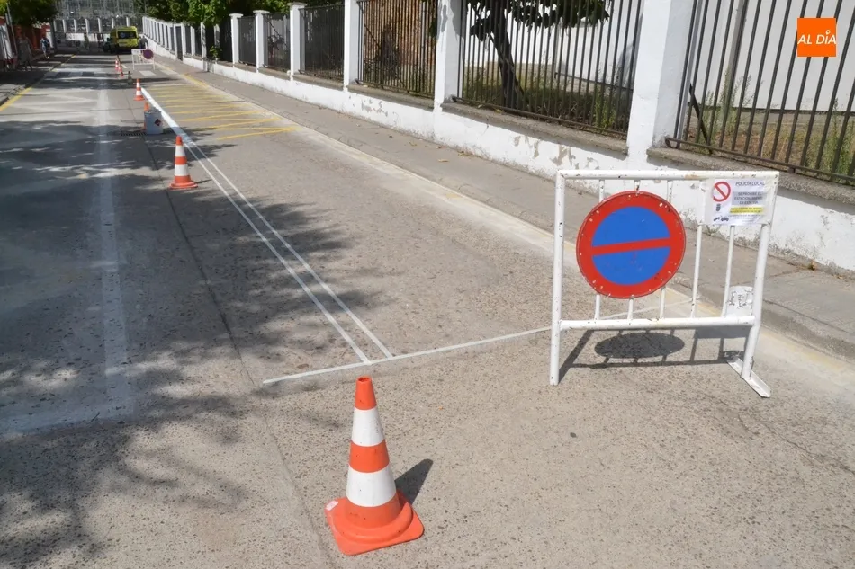 Foto 3 - Los veh&iacute;culos intercambian laterales en la calle Escuelas  
