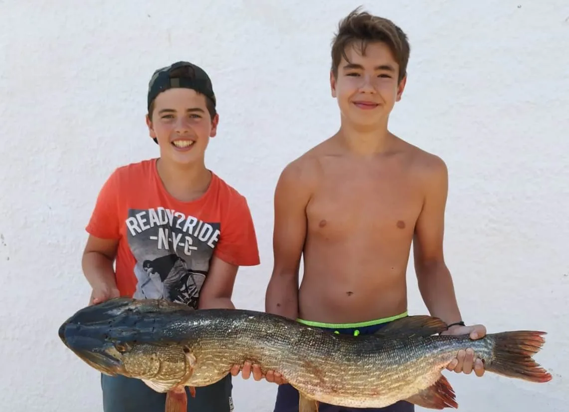 Daniel del Solo y Daniel Florindo capturan un pez de 10,2 kilos  