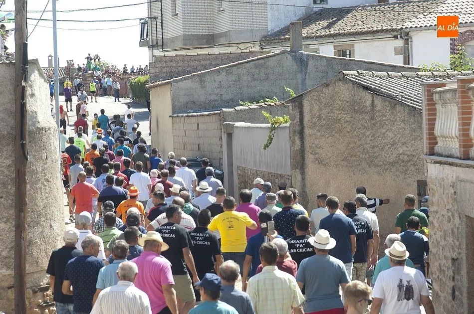 Foto 7 - Villar de Ciervo vive un largo y peligroso encierro a caballo  