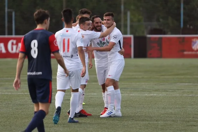 Los jugadores del Santa Marta celebran un gol frente al Bembibre / UD Santa Marta