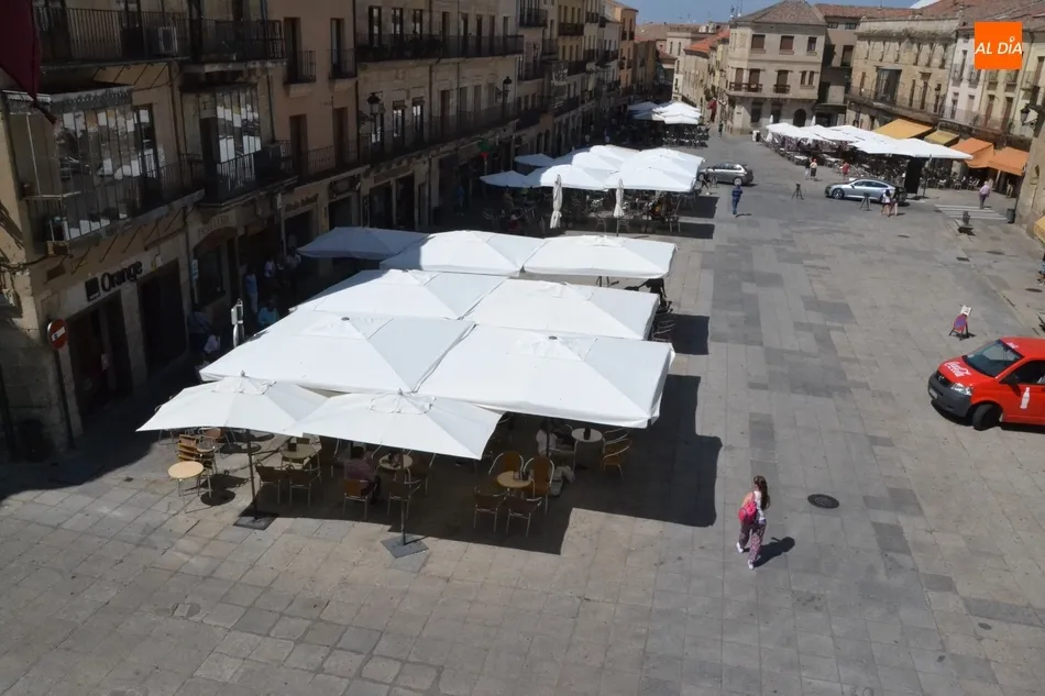 Foto 3 - &Uacute;ltimo d&iacute;a laborable sin veh&iacute;culos en la Plaza Mayor  