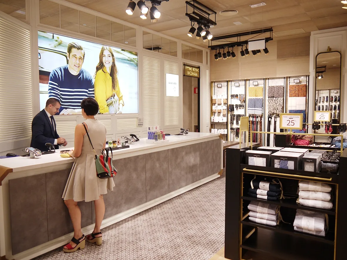 Foto 4 - Abre la nueva tienda de Cortefiel en el Centro Comercial El Tormes  