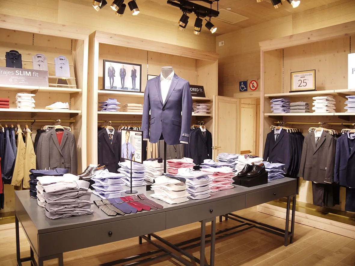 Foto 3 - Abre la nueva tienda de Cortefiel en el Centro Comercial El Tormes  