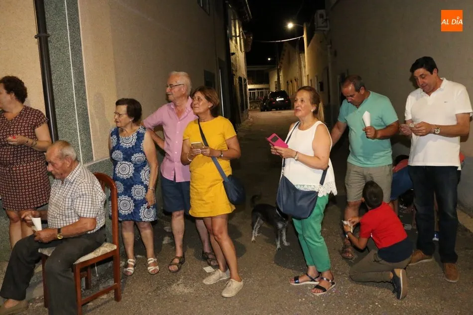 Foto 5 - Divertido y participativo desfile de carrozas en Pere&ntilde;a de la Ribera  