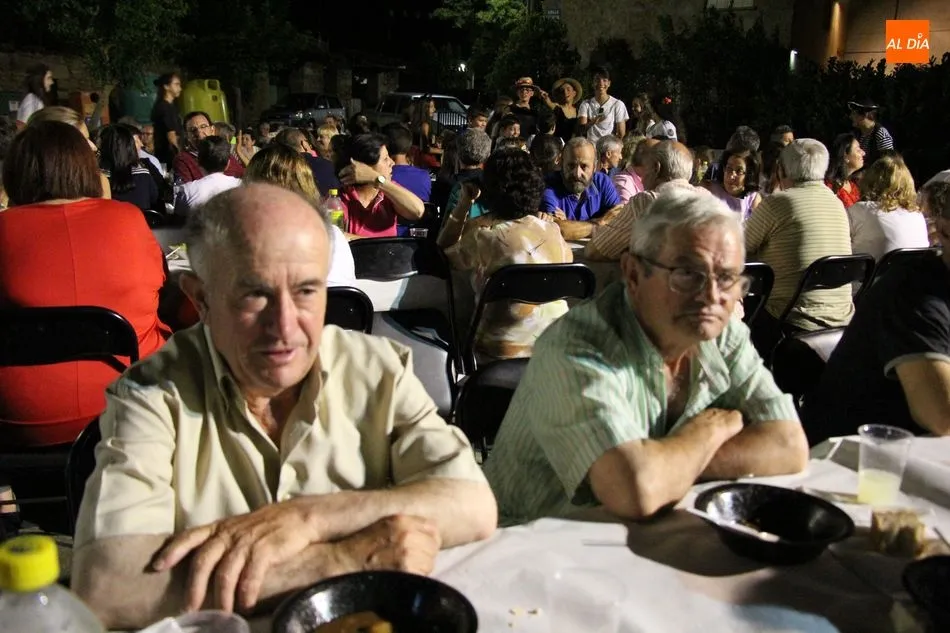 Foto 10 - Encinasola de los Comendadores pone sabor a sus fiestas con una caldereta  