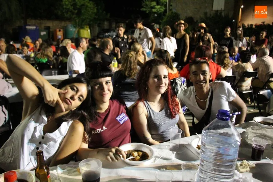 Foto 6 - Encinasola de los Comendadores pone sabor a sus fiestas con una caldereta  