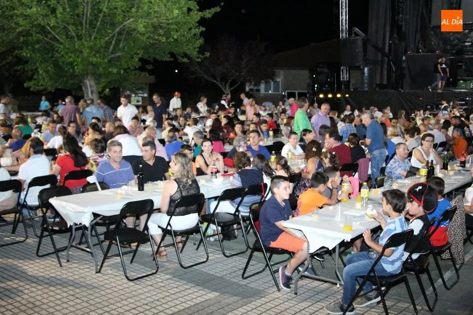 Foto 11 - Encinasola de los Comendadores pone sabor a sus fiestas con una caldereta  