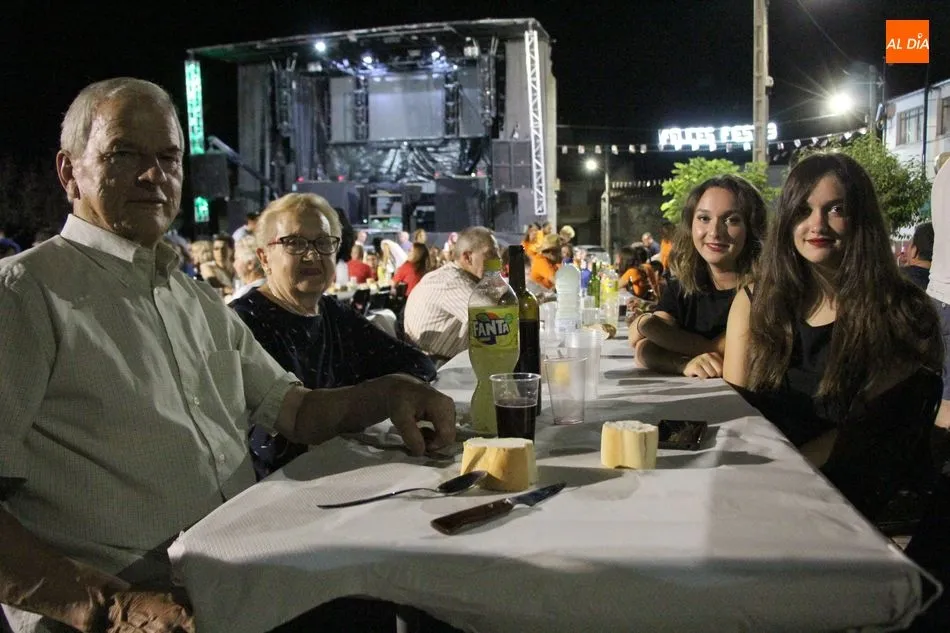 Foto 7 - Encinasola de los Comendadores pone sabor a sus fiestas con una caldereta  