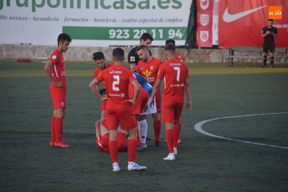 Foto 2 - El Salamanca B y el Santa Marta se juegan el liderato de Tercera este mi&eacute;rcoles