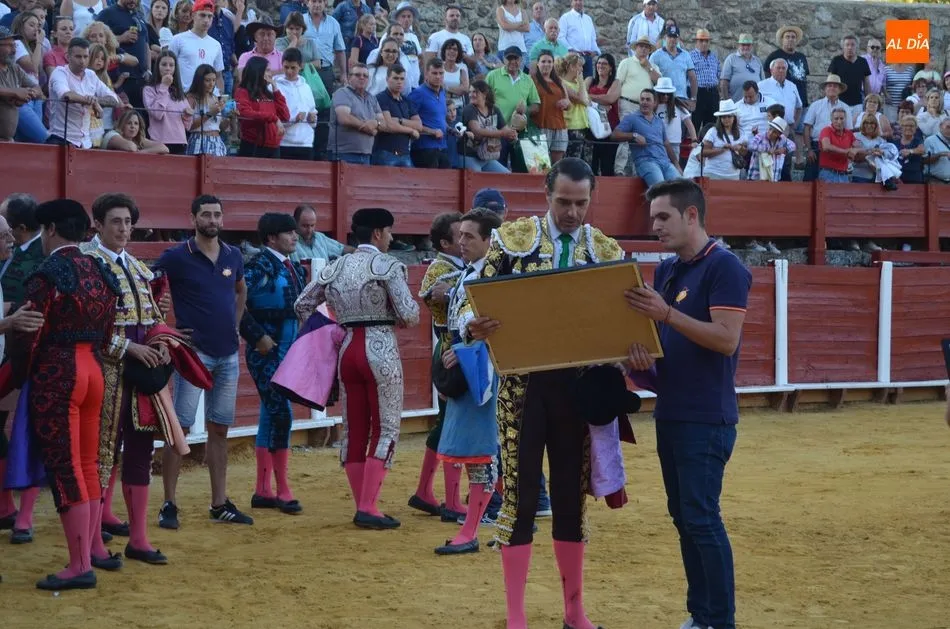 Foto 9 - La nobleza y belleza de los astados permiten el lucimiento de los toreros en la Corrida de la Virgen