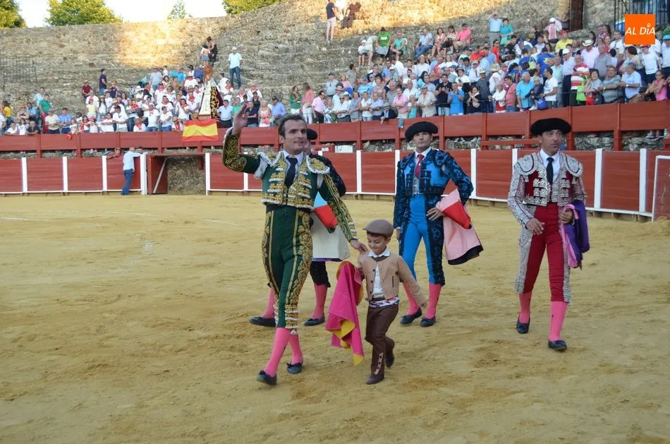 Foto 8 - La nobleza y belleza de los astados permiten el lucimiento de los toreros en la Corrida de la Virgen