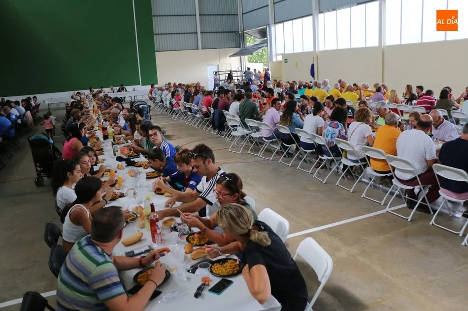 Foto 10 - En Villaseco de los Reyes dicen adi&oacute;s a las fiestas con un contundente men&uacute;  