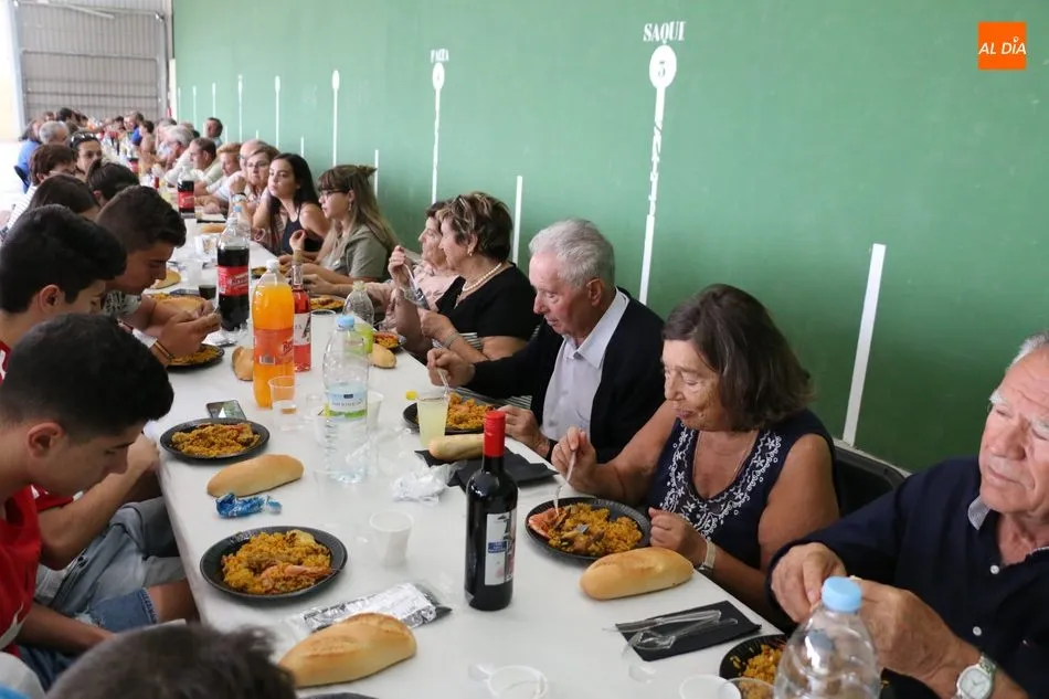 Foto 8 - En Villaseco de los Reyes dicen adi&oacute;s a las fiestas con un contundente men&uacute;  