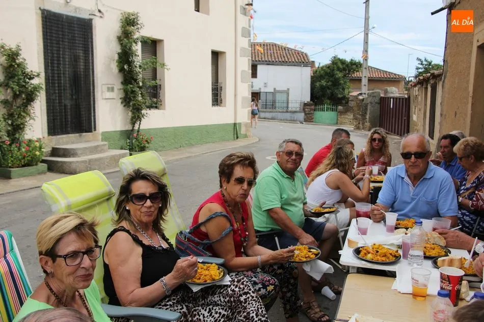 Foto 9 - En Villares de Yeltes reponen fuerzas con una exquisita paella  
