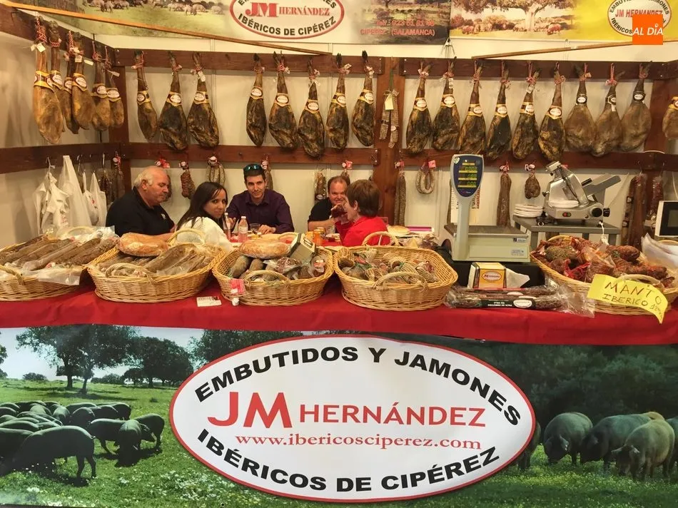 Foto 2 - Buena representaci&oacute;n de la comarca de Vitigudino en Salamaq&rsquo;19  