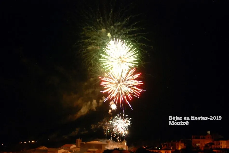 Foto 11 - Luces y sombras sobre el cielo bejarano en el final de las Fiestas 2019