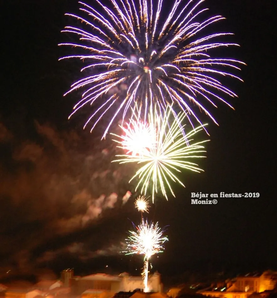 Foto 9 - Luces y sombras sobre el cielo bejarano en el final de las Fiestas 2019