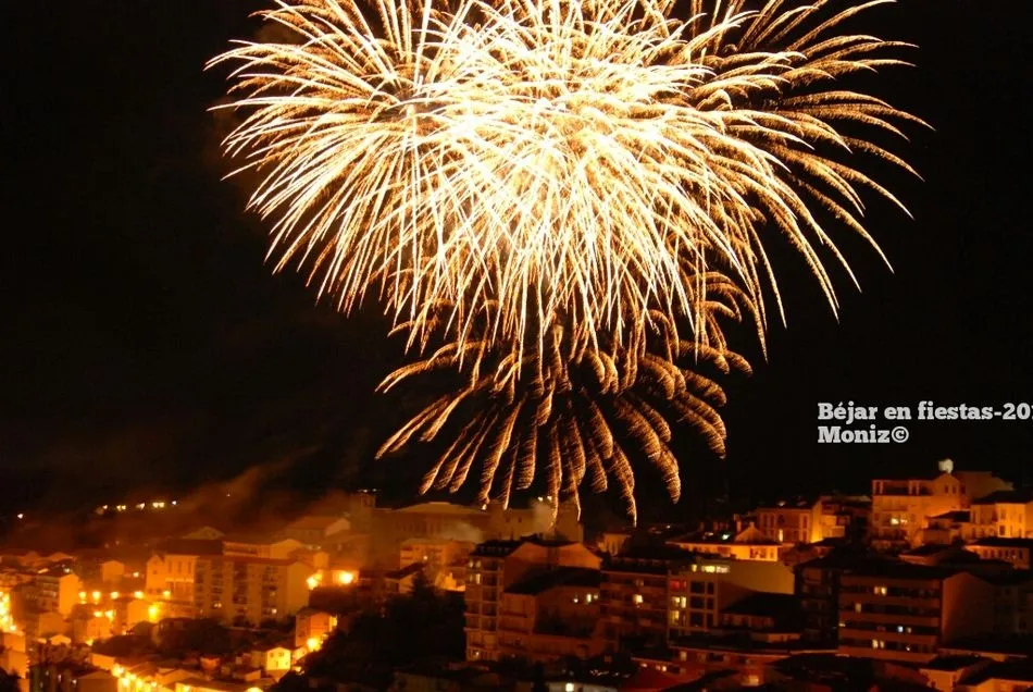 Foto 7 - Luces y sombras sobre el cielo bejarano en el final de las Fiestas 2019