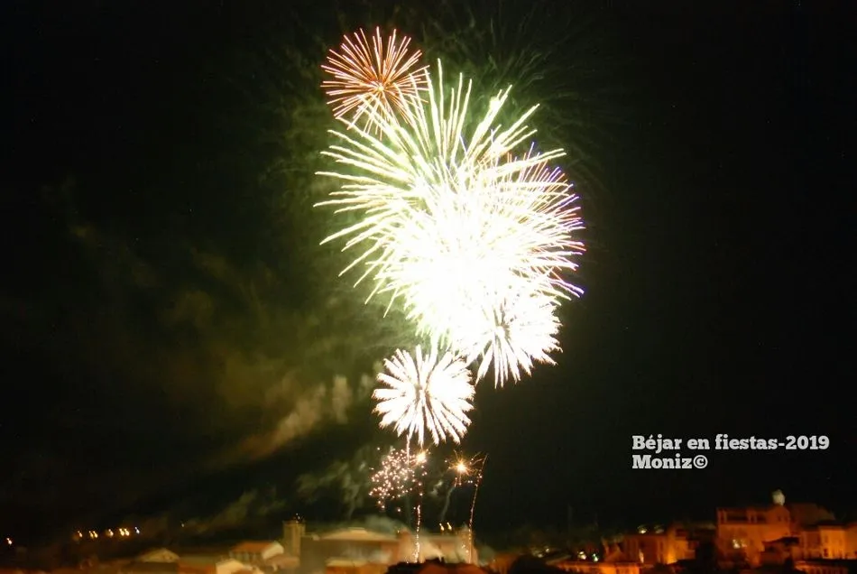 Foto 6 - Luces y sombras sobre el cielo bejarano en el final de las Fiestas 2019