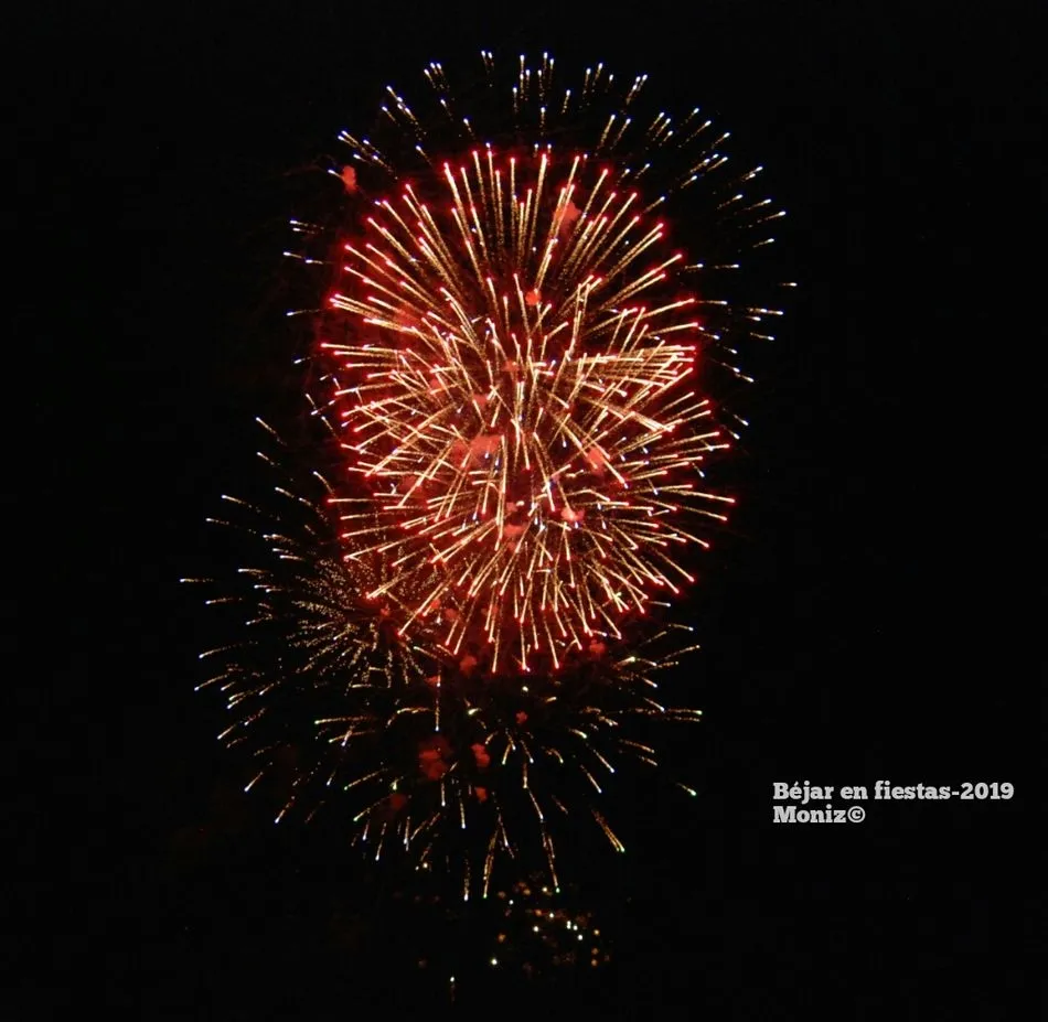 Foto 4 - Luces y sombras sobre el cielo bejarano en el final de las Fiestas 2019