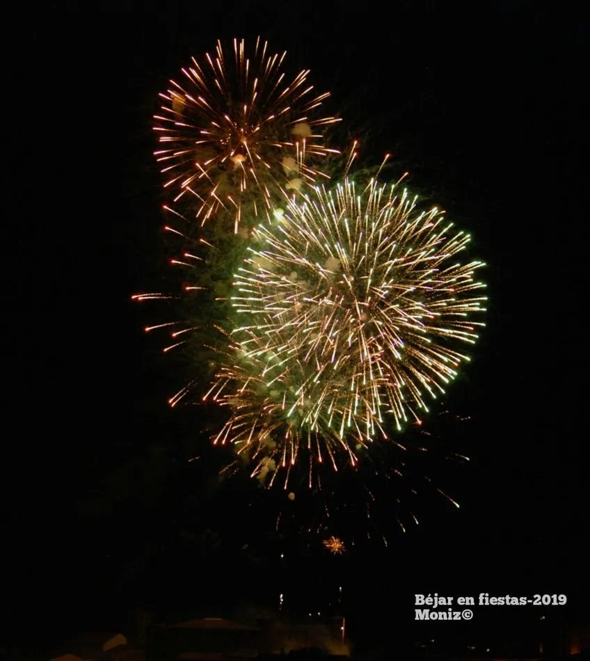 Foto 3 - Luces y sombras sobre el cielo bejarano en el final de las Fiestas 2019