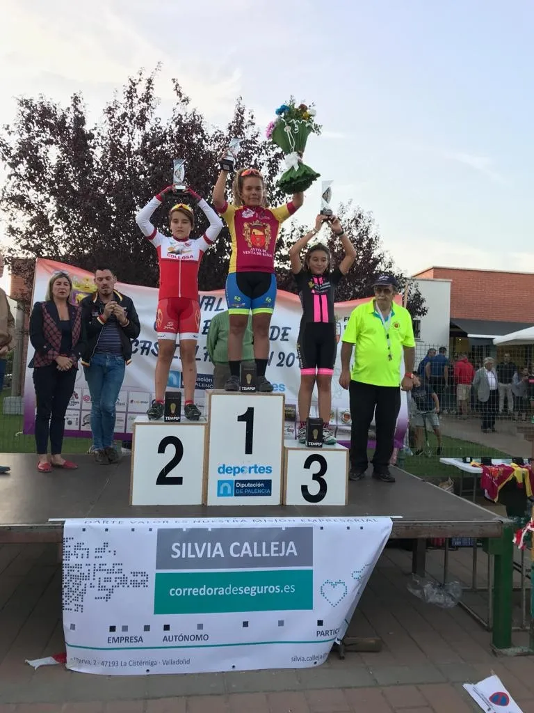 Foto 3 - Salma Dom&iacute;nguez, de la Escuela de Ciclismo&nbsp;Salmantina, gana en alevines en la final de la Copa de ...
