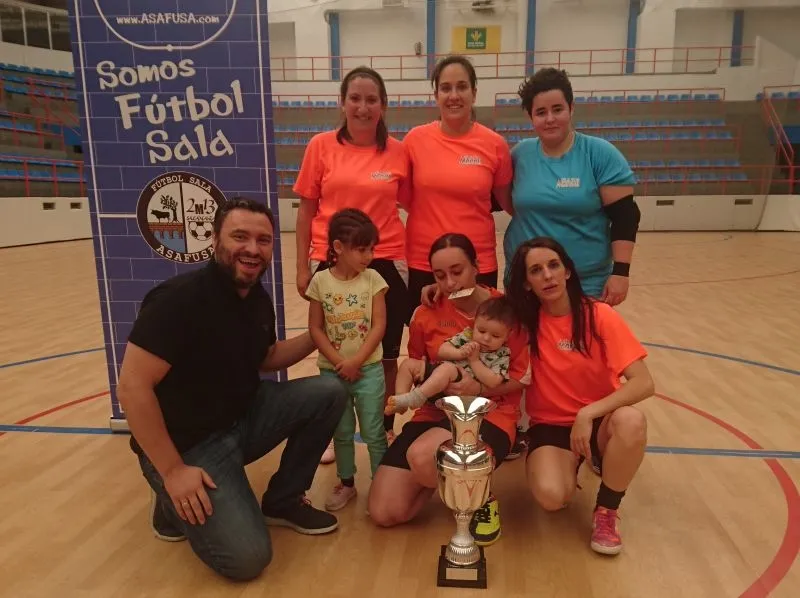 Foto 2 - Bar Manoli y Bar Mati Aldeatejada, campeones del Trofeo Virgen de la Vega