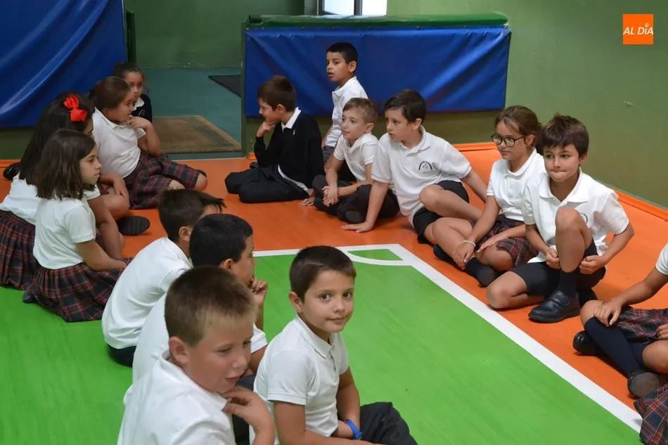 Foto 7 - Misioneras-Santa Teresa arranca el curso dando la bienvenida a los nuevos y realizando una gymkana  