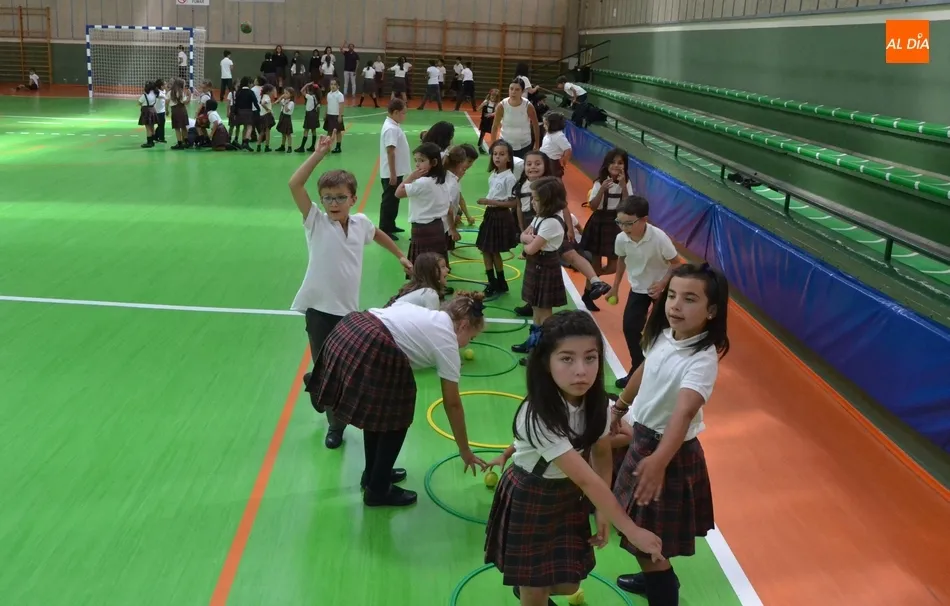 Foto 5 - Misioneras-Santa Teresa arranca el curso dando la bienvenida a los nuevos y realizando una gymkana  