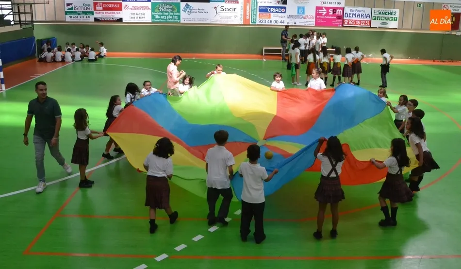 Foto 3 - Misioneras-Santa Teresa arranca el curso dando la bienvenida a los nuevos y realizando una gymkana  
