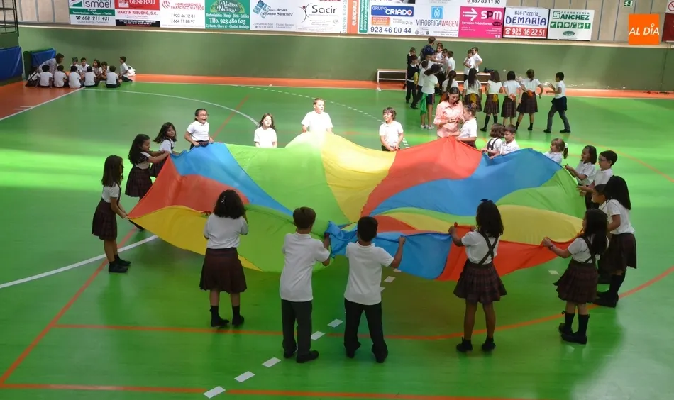 Foto 2 - Misioneras-Santa Teresa arranca el curso dando la bienvenida a los nuevos y realizando una gymkana  