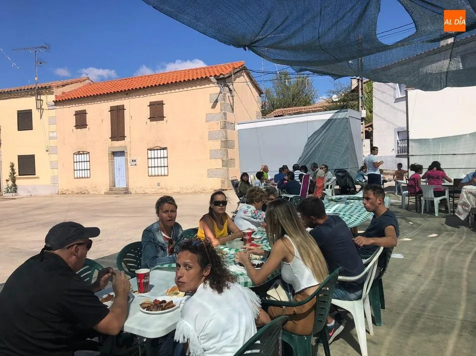 Foto 6 - En Villares de Yeltes despiden las fiestas con una potente parrillada  