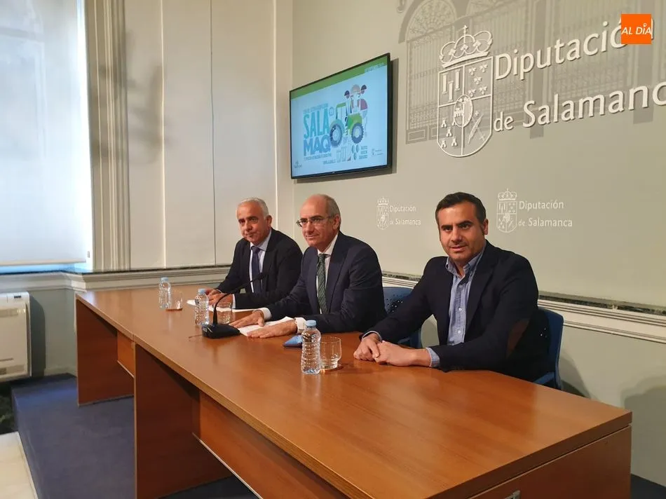 Javier Iglesias, durante la rueda de prensa