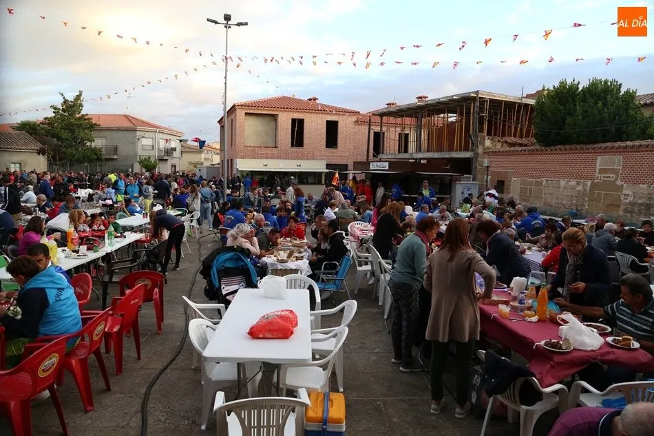 Foto 2 - Cultura y merienda de la vaca para decir adi&oacute;s a las fiestas de Villoria
